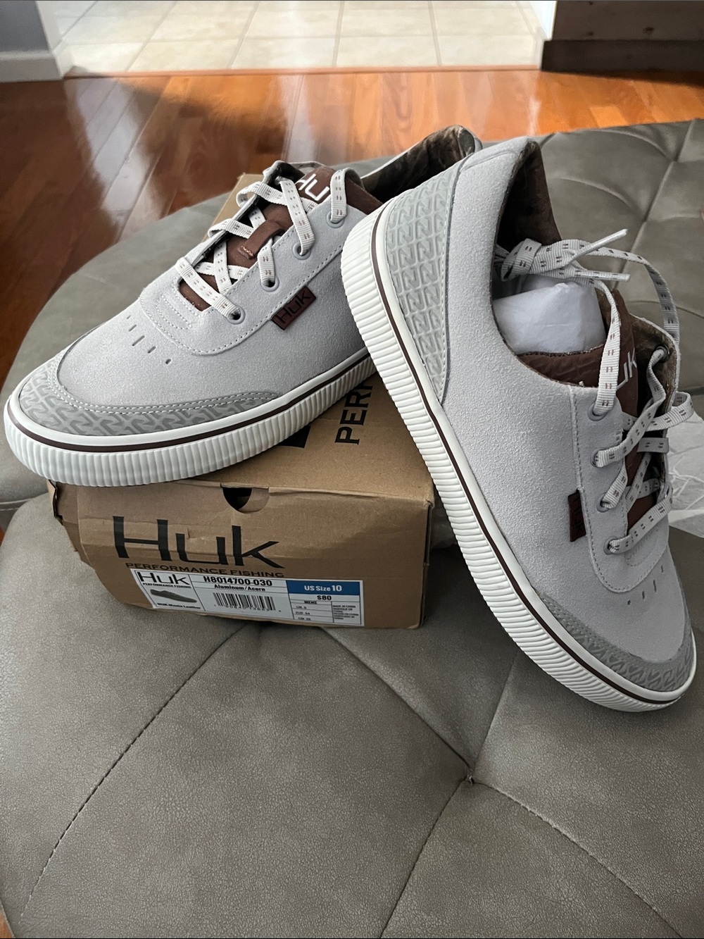 Huk Men's Light Gray Low-Top Lace-Up Sneakers with Brown Accents